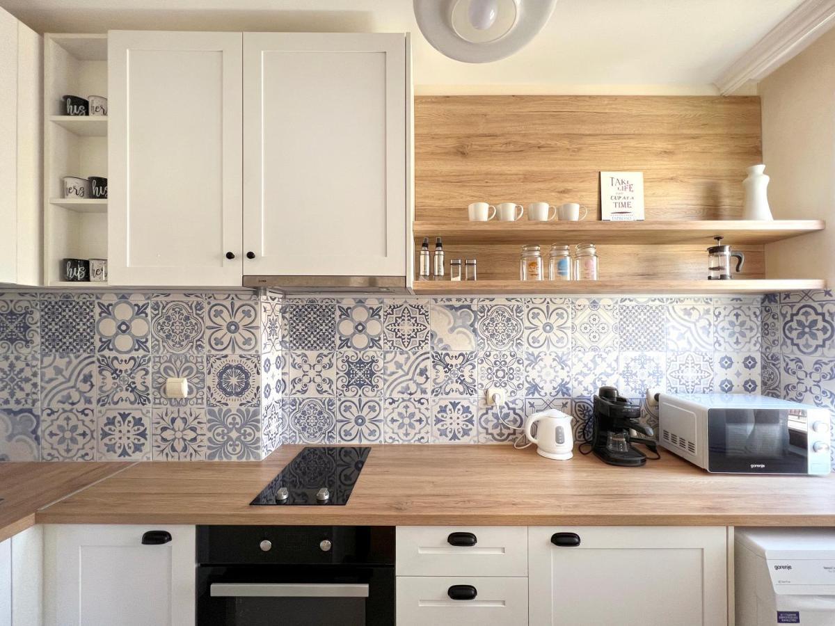 Lovely Apartment With Balcony In Pomorie Old Town By Flat Mаnаger Ngoại thất bức ảnh