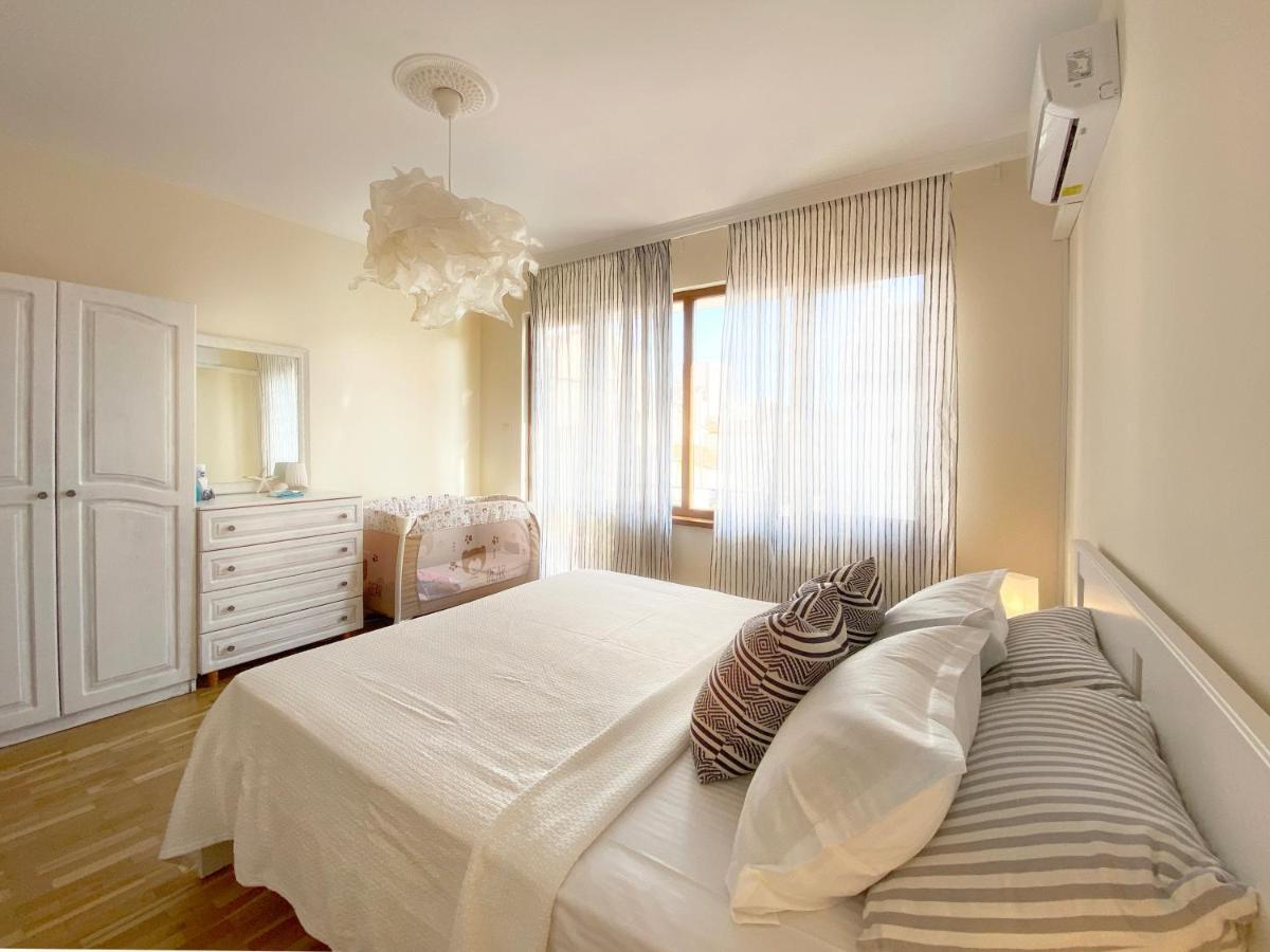 Lovely Apartment With Balcony In Pomorie Old Town By Flat Mаnаger Ngoại thất bức ảnh