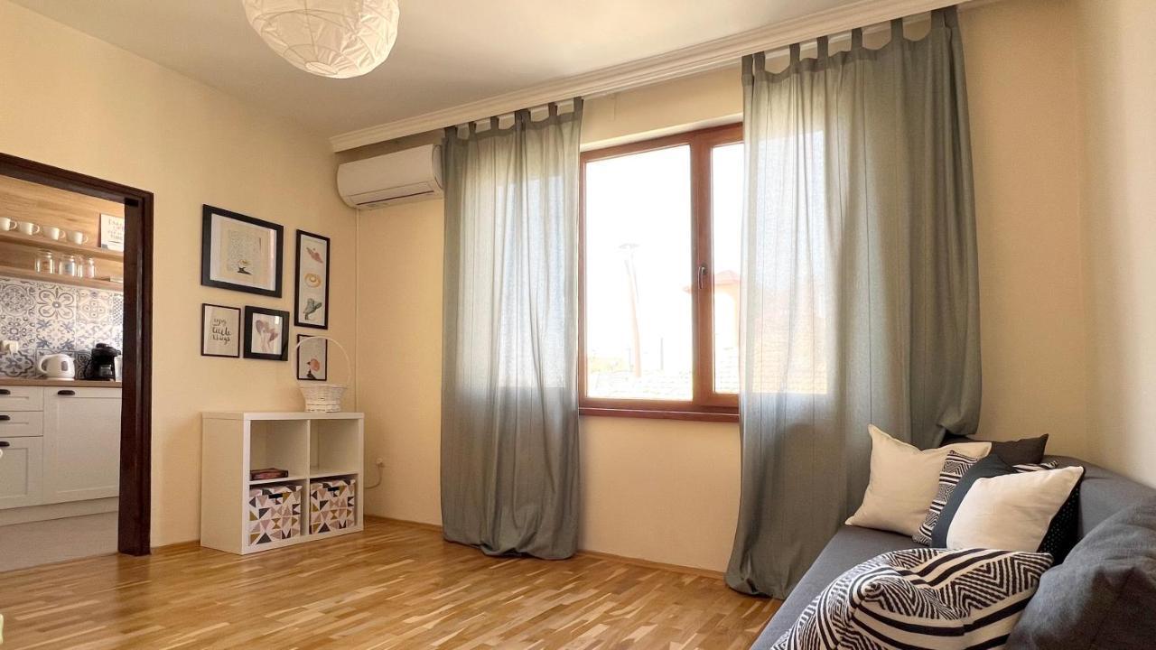 Lovely Apartment With Balcony In Pomorie Old Town By Flat Mаnаger Ngoại thất bức ảnh
